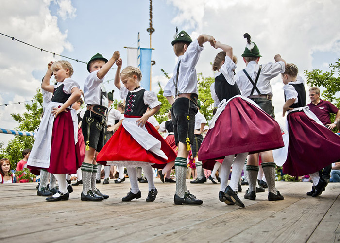 آشنایی-با-فرهنگ-و-آداب-و-رسوم-مردم-اتریش