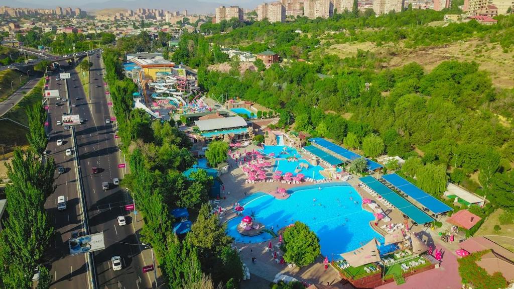 هتل Village Yerevan